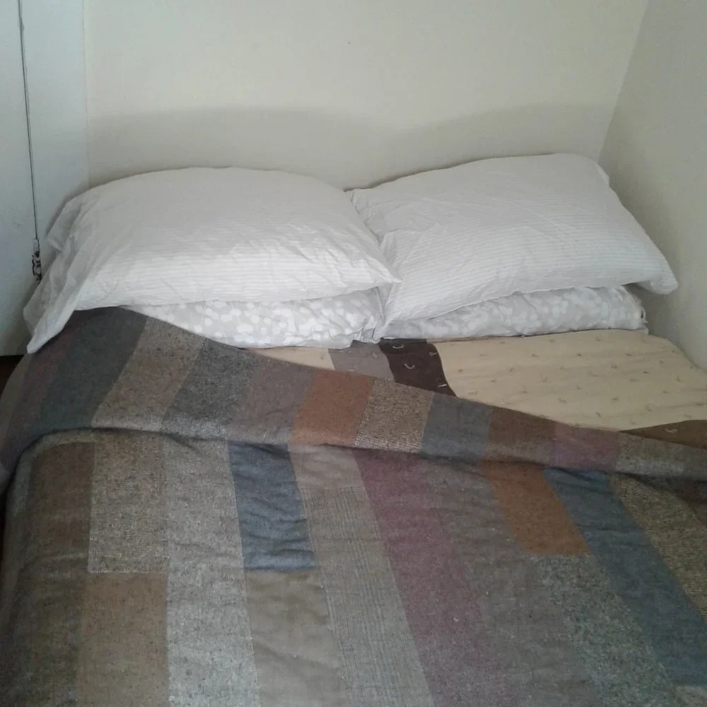 Hand Crafted Reversable Wool Blend & Flannel Farm House, Queen size, Quilt - Picture 10 of 16